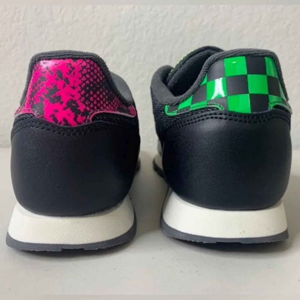 Reebok‎ x Wonder Woman Classic Leather - Kids Youth Size 5 Women's Size 6.5